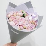 Bijūninių rožių puokštė