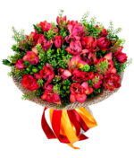 Raudonų frezijų puokštė