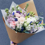 Įvairių gėlių puokštė