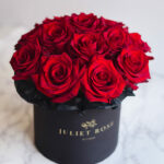 Raudonų rožių dėžutė