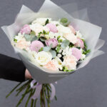 Šviesiai alyvinės spalvos puokštė