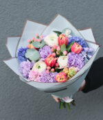 pavasariškų gėlių puokštė