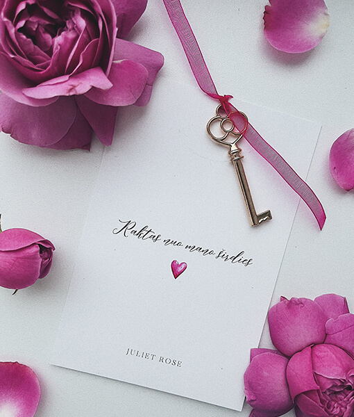 Minimalistinis atvirukas su užrašu Raktas nuo mano širdies